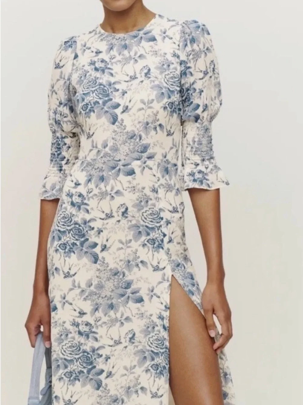 Reformation Carolena Midi Dress in blue floral print - Picture 3 of 13